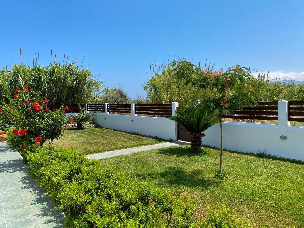 Luxury 3Br Sunrise Villa , Seaside Gyrismata Скирос Екстериор снимка